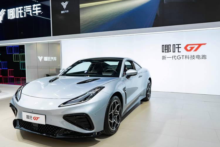 惠州博罗县天耀福企业管理咨询哪吒汽车在智能汽车领域的表现，领途汽车在新能源汽车市场中的影响力